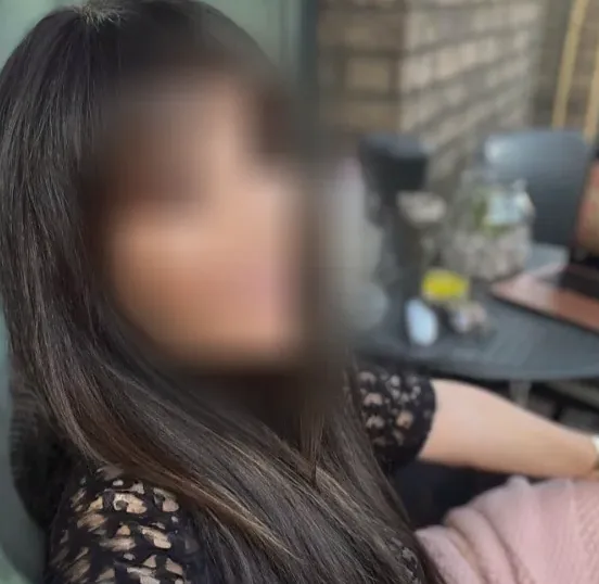 Anne, 24