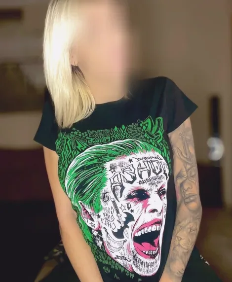 Astrid, 36
