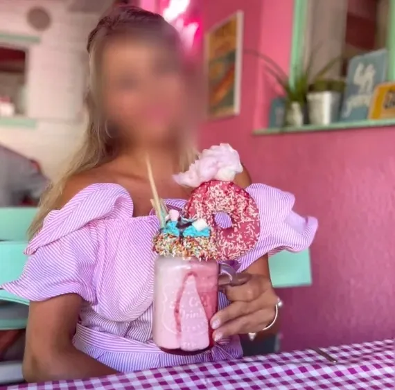 Celina, 35