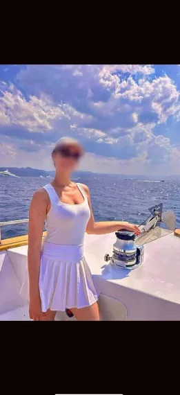 Clara, 33