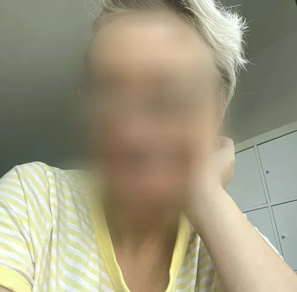 Ella, 29