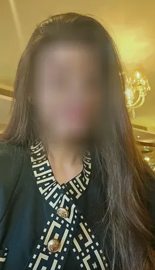 Emilie, 37