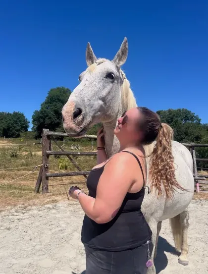 Kamilla, 23