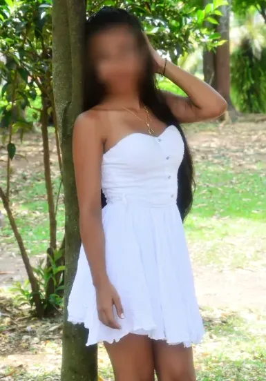 Katrine, 28