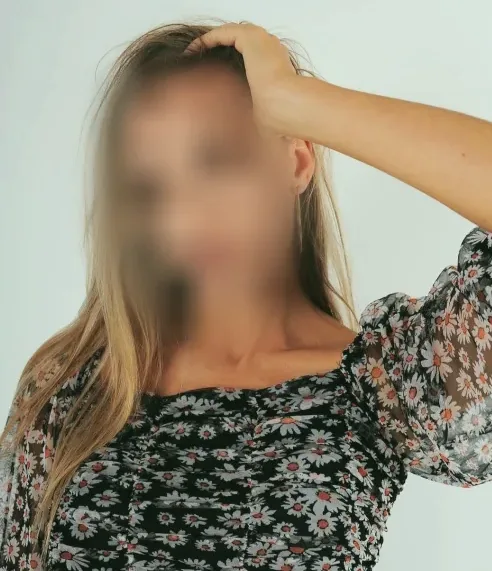 Olivia, 39